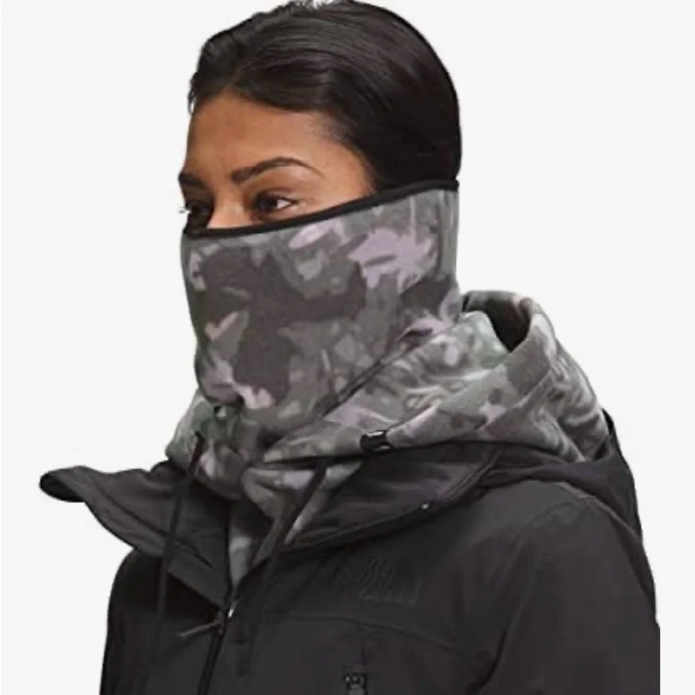 THE NORTH FACE' Whimzy Powder Hooded Fleece Neck Gaiter scattershot gray camo